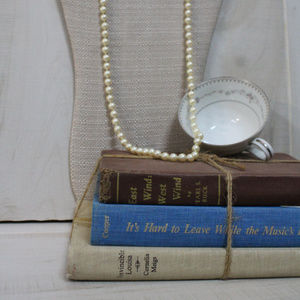 Vintage 1960s Marvella Off White Pearl Necklace